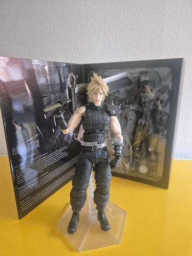 Square enix play arts - play,