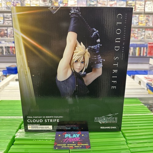 Cloud strife statua - cloud,